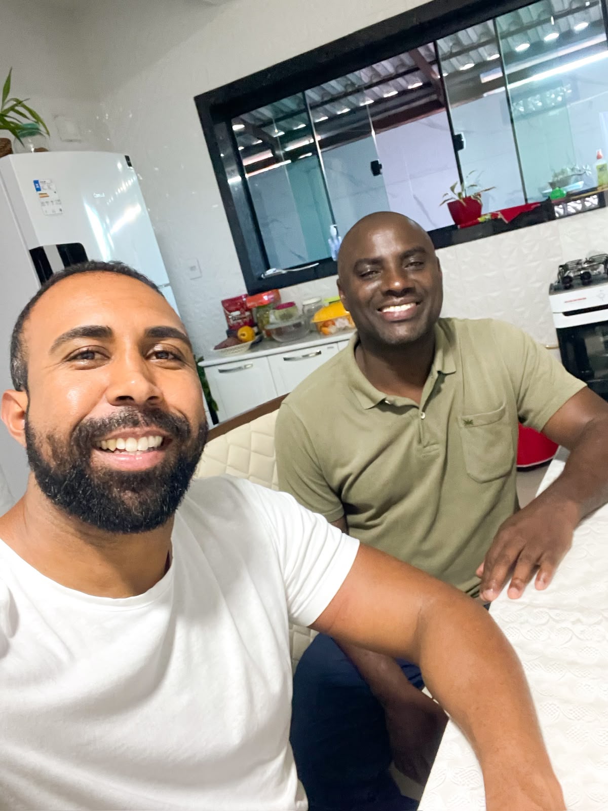 Ítalo Soares com o cliente Claudiney Cezário